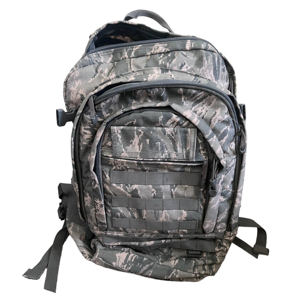 Bug out gear tactical backpack w toiletry bag